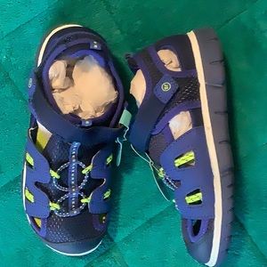 Stride right sandals